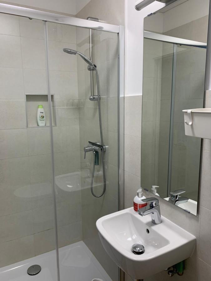 Studio Apartment Zara ภายนอก รูปภาพ